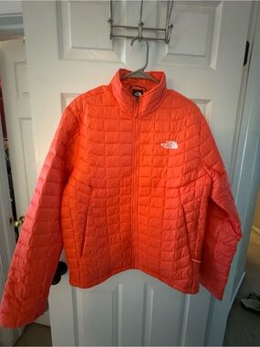 The North Face Men’s Lightweight Quilted Jacket - Coral Orange